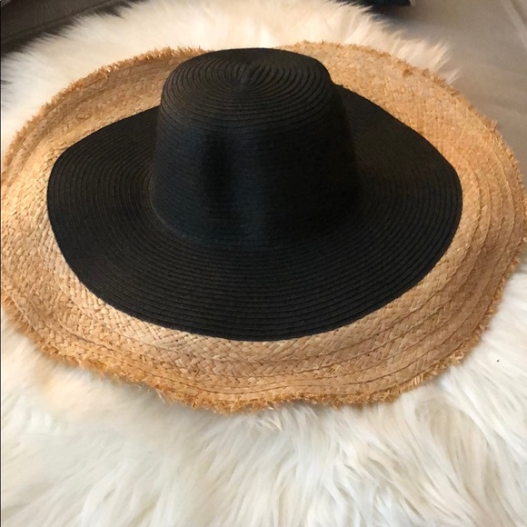 BCBG Beach Hat - Picture 1 of 2